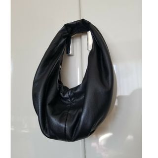 ザラ(ZARA)のZARA ブラック バッグ(ハンドバッグ)