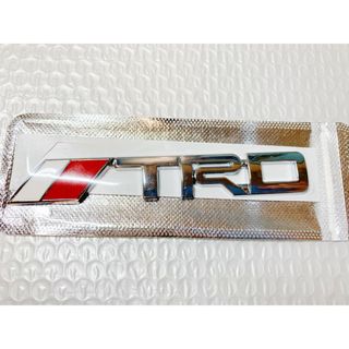 トヨタ(トヨタ)のTOYOTA  トヨタ　TRD  エンブレム　1枚　アルミ製　シルバー(車外アクセサリ)