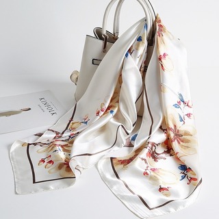 再入荷♡　スカーフ　紫外線対策　フォーマル　バッグチャーム　ホワイト　花柄　上品(バンダナ/スカーフ)