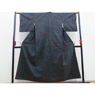 平和屋野田店■本場大島紬　泥染め　7マルキ　亀甲重ね文様　逸品　BAAD0712kg(着物)