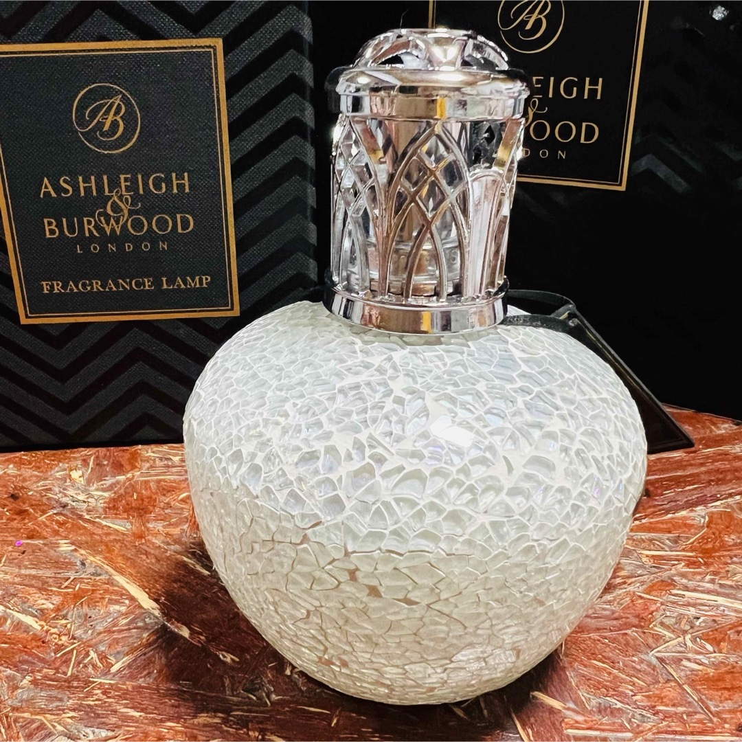 Ashleigh & Burwood(アシュレイアンドバーウッド)のアシュレイアンドバーウッド　フレグランスランプ コスメ/美容のリラクゼーション(アロマポット/アロマランプ/芳香器)の商品写真