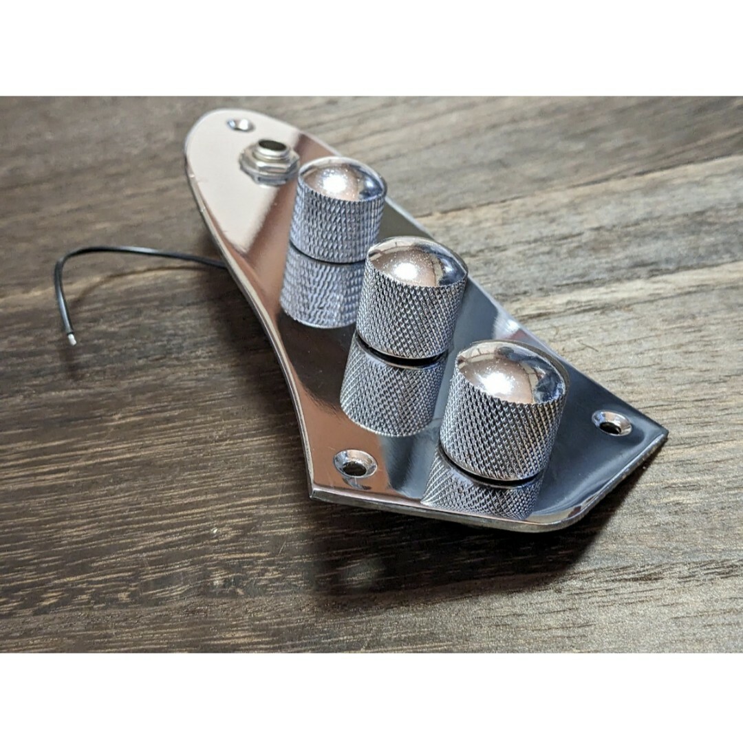 ジャズベース　メタル　コントロール　プレート　アセンブリ　クローム　キズアリ 楽器のベース(パーツ)の商品写真