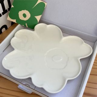 marimekko - マリメッコ Unikko 60th プレート ホワイトの通販 by marimekko - マリメッコ Unikko 60th プレート ホワイトの通販 by