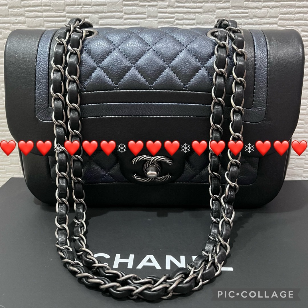 CHANEL(シャネル)の極美品シャネルマトラッセバイカラーショルダーバッグ レディースのバッグ(ショルダーバッグ)の商品写真