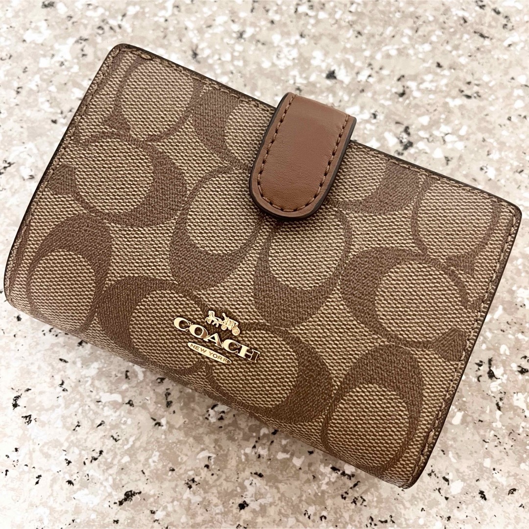 COACH(コーチ)の【COACH】コーチ F23553 未使用品 折り財布 シグネチャー レディースのファッション小物(財布)の商品写真