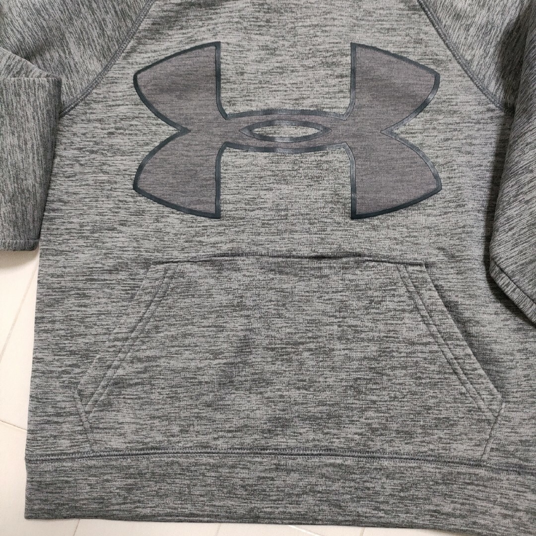 UNDER ARMOUR(アンダーアーマー)のアンダーアーマーUNDER ARMOUR裏起毛パーカー キッズ/ベビー/マタニティのキッズ服男の子用(90cm~)(その他)の商品写真