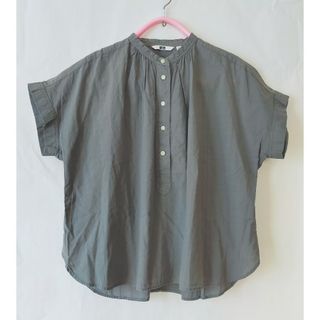 ユニクロ(UNIQLO)のユニクロ 春夏 グレー 綿 コットンシャツ ブラウス カットソー M(シャツ/ブラウス(半袖/袖なし))