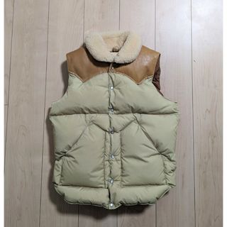 ロッキーマウンテンフェザーベッド(Rocky Mountain Featherbed)の38 美品 Rocky Mountain Featherbed ダウンベスト(ダウンベスト)