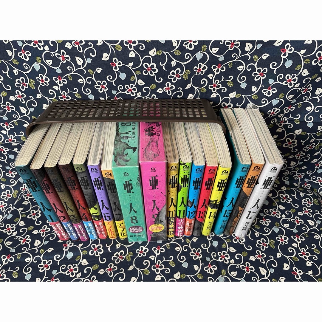 亜人 全巻セット DVD付き限定版2冊! 亜人 全巻セット DVD付き限定版2冊!