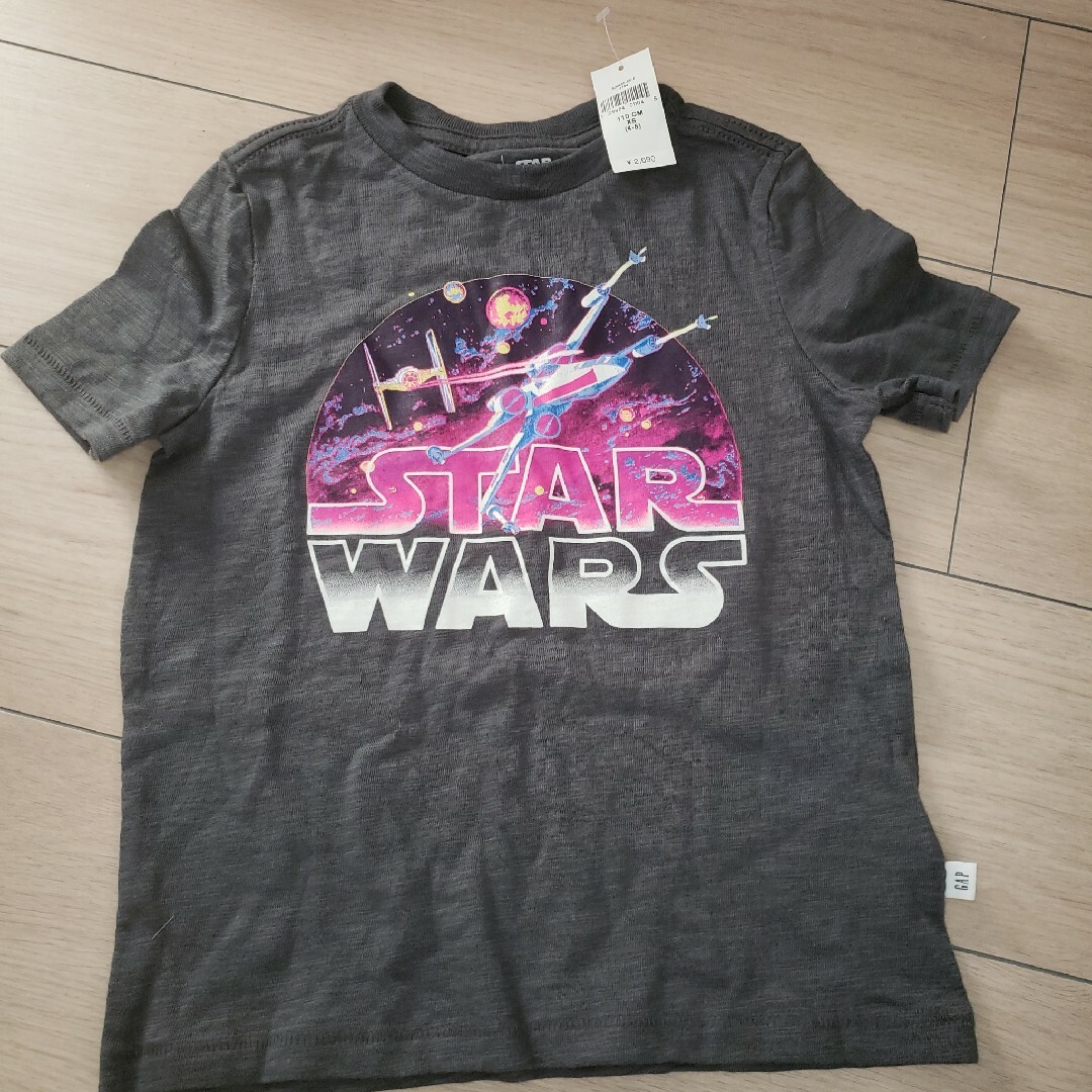 GAP Kids(ギャップキッズ)のキッズ　Tシャツ　スター・ウォーズ キッズ/ベビー/マタニティのキッズ服男の子用(90cm~)(Tシャツ/カットソー)の商品写真