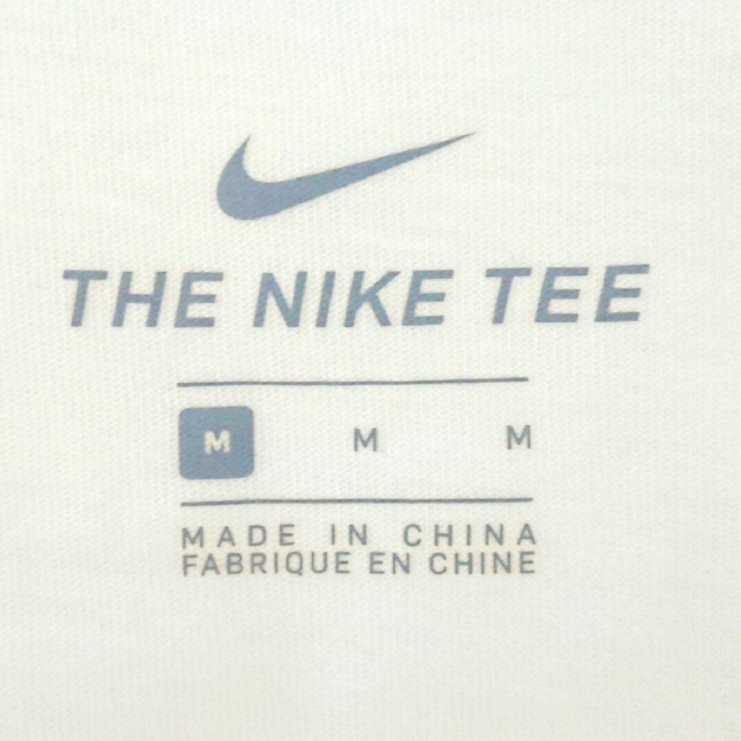 NIKE(ナイキ)の定番モデル ナイキ SWOOSH センター ロゴ ホワイト 半袖 Tシャツ メンズのトップス(Tシャツ/カットソー(半袖/袖なし))の商品写真