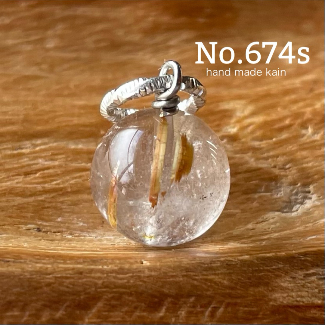 674s 天然石　ゴールドルチル　10㎜　針水晶　ネックレス　チャーム ハンドメイドのアクセサリー(ネックレス)の商品写真