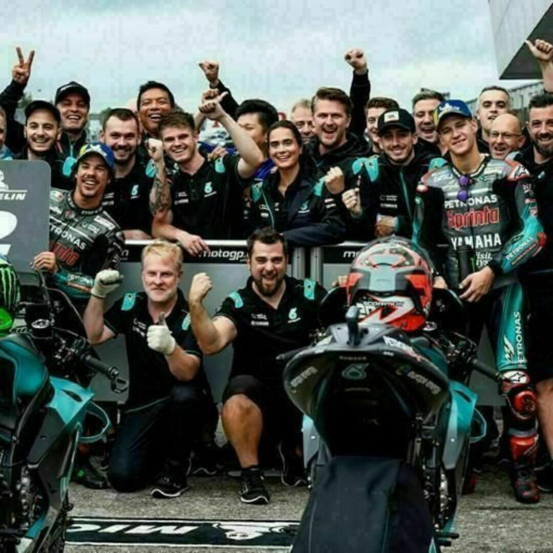 【PETRONAS YAMAHA SRT】 motoGP フルサイズ 傘 自動車/バイクのバイク(装備/装具)の商品写真