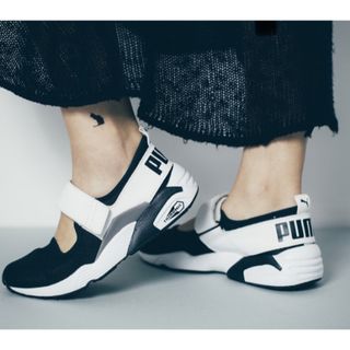 プーマ(PUMA)のPUMAプーマ トライノミック オープンスニーカー 黒白　ベロクロ　24.0cm(スニーカー)