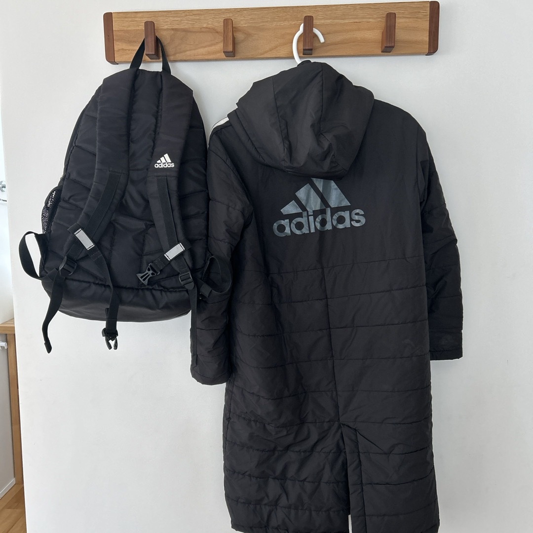 adidas(アディダス)のサッカーバックパック　ベンチコート150センチ キッズ/ベビー/マタニティのこども用バッグ(その他)の商品写真