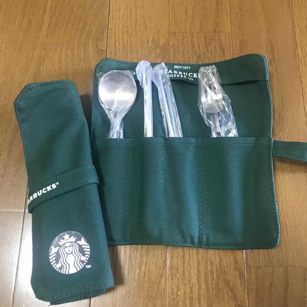 Starbucks(スターバックス)の【未使用】スターバックス アウトドア スプーンフォーク お箸 2セット インテリア/住まい/日用品のキッチン/食器(食器)の商品写真