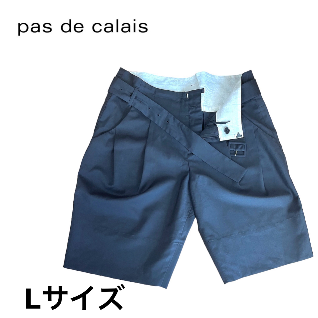 pas de calais(パドカレ)のパドカレ　タック　ショートパンツ　スラックス　黒　 レディースのパンツ(ハーフパンツ)の商品写真