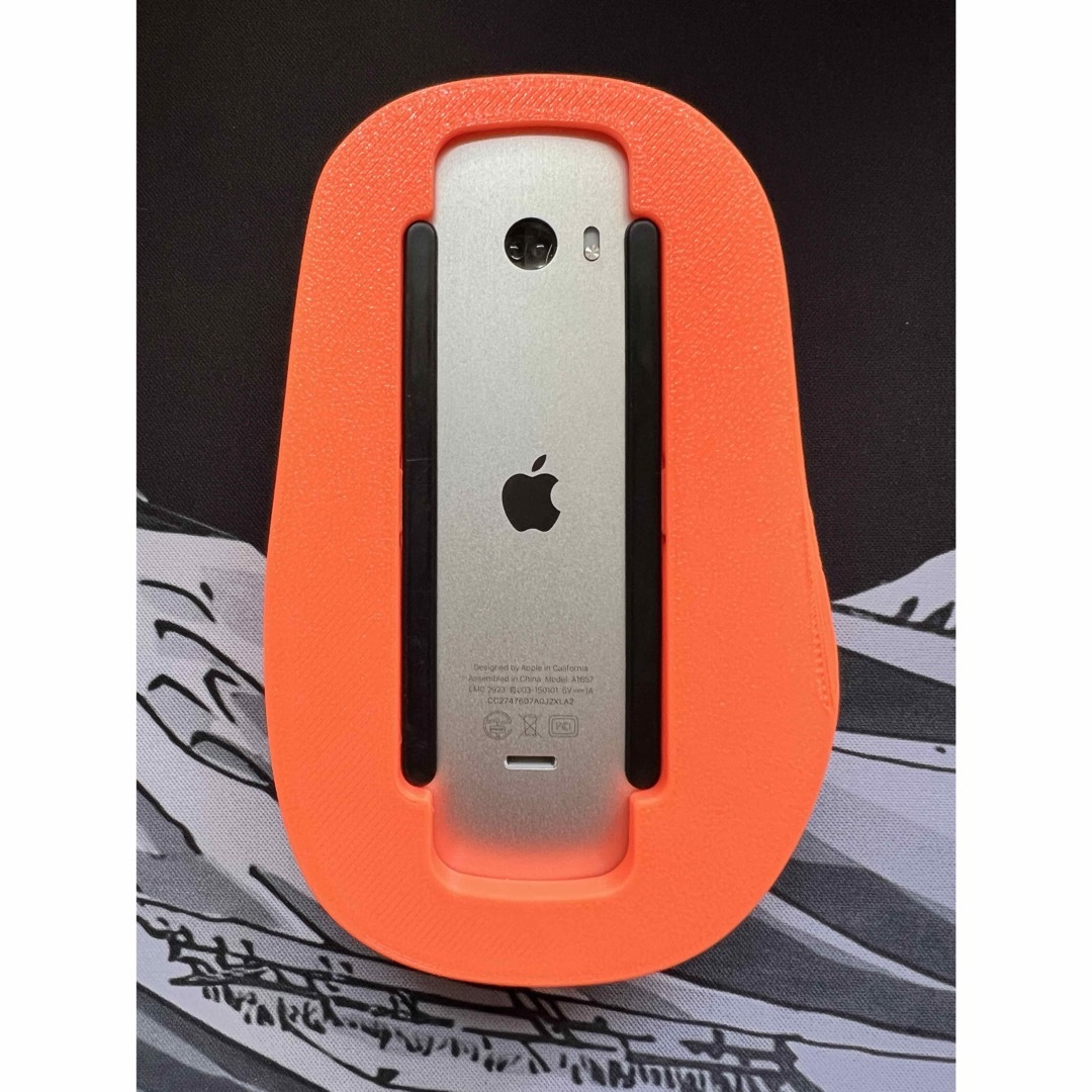 新品未使用 Magic Mouse 1、２、３対応 マウスベース 蛍光オレンジ スマホ/家電/カメラのPC/タブレット(PC周辺機器)の商品写真