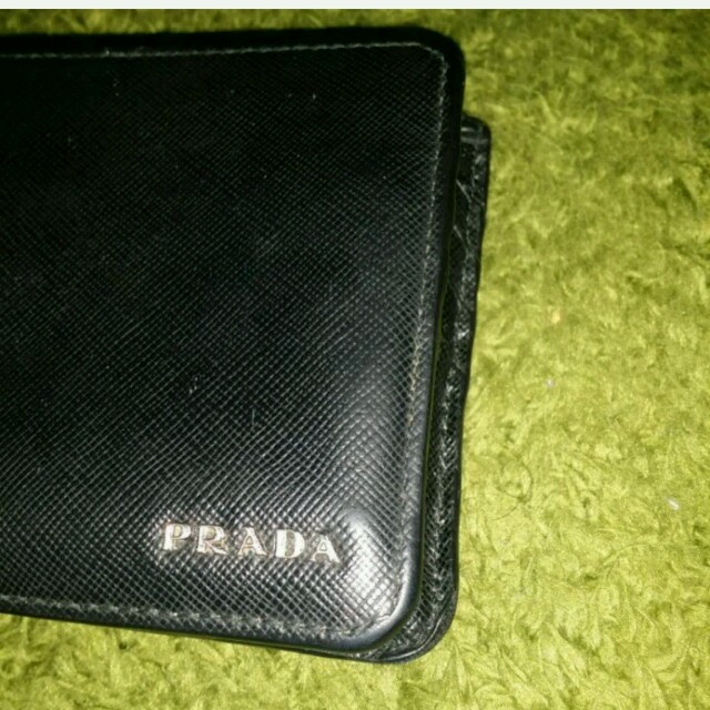 PRADA(プラダ)の【PRADA】メンズ 二つ折り財布　黒 メンズのファッション小物(折り財布)の商品写真