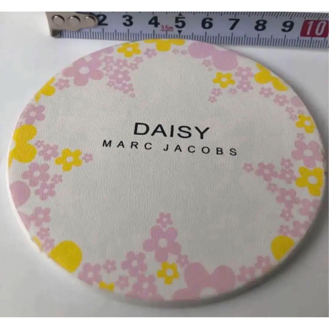 MARC JACOBS(マークジェイコブス)のマークジェイコブス　可愛いミラー　ミラーケース付き　未使用品　アウトレット格安品 レディースのファッション小物(ミラー)の商品写真