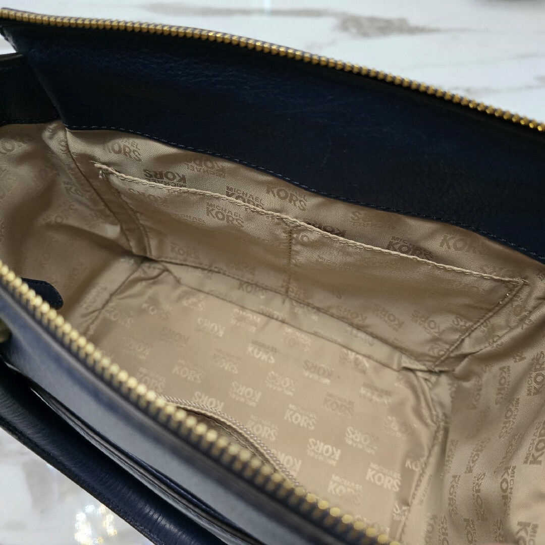 Michael Kors(マイケルコース)のMICHAEL KORS　ネイビー　バッグ レディースのバッグ(ハンドバッグ)の商品写真