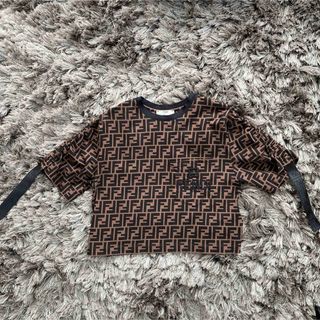 フェンディ(FENDI)の美品FENDIトップス(Tシャツ(半袖/袖なし))