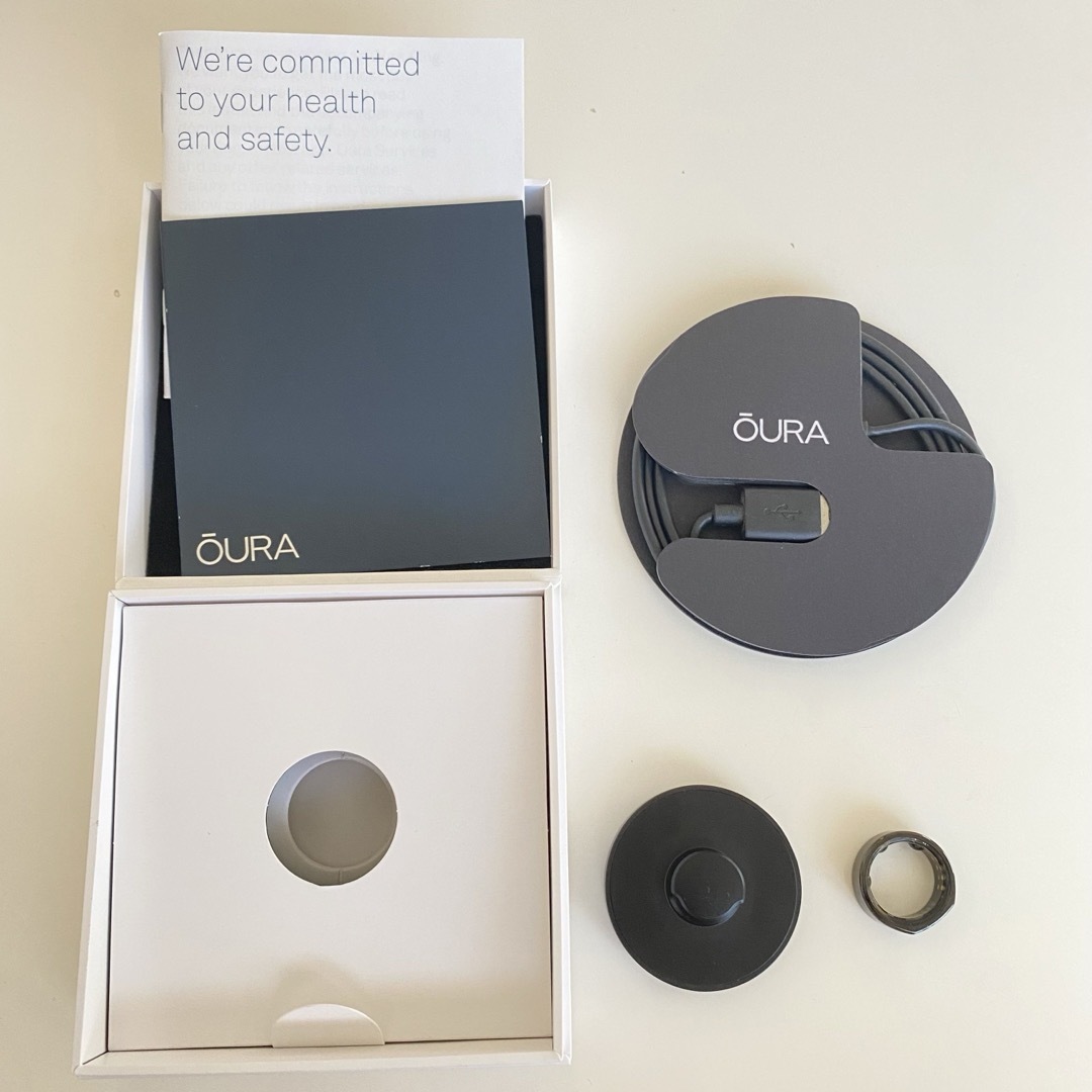 Oura Gen3 Heritage US8 Set ブラック スマホ/家電/カメラの美容/健康(その他)の商品写真