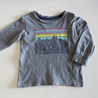 patagonia  パタゴニア　ロングＴシャツ　グレー　12-18M  