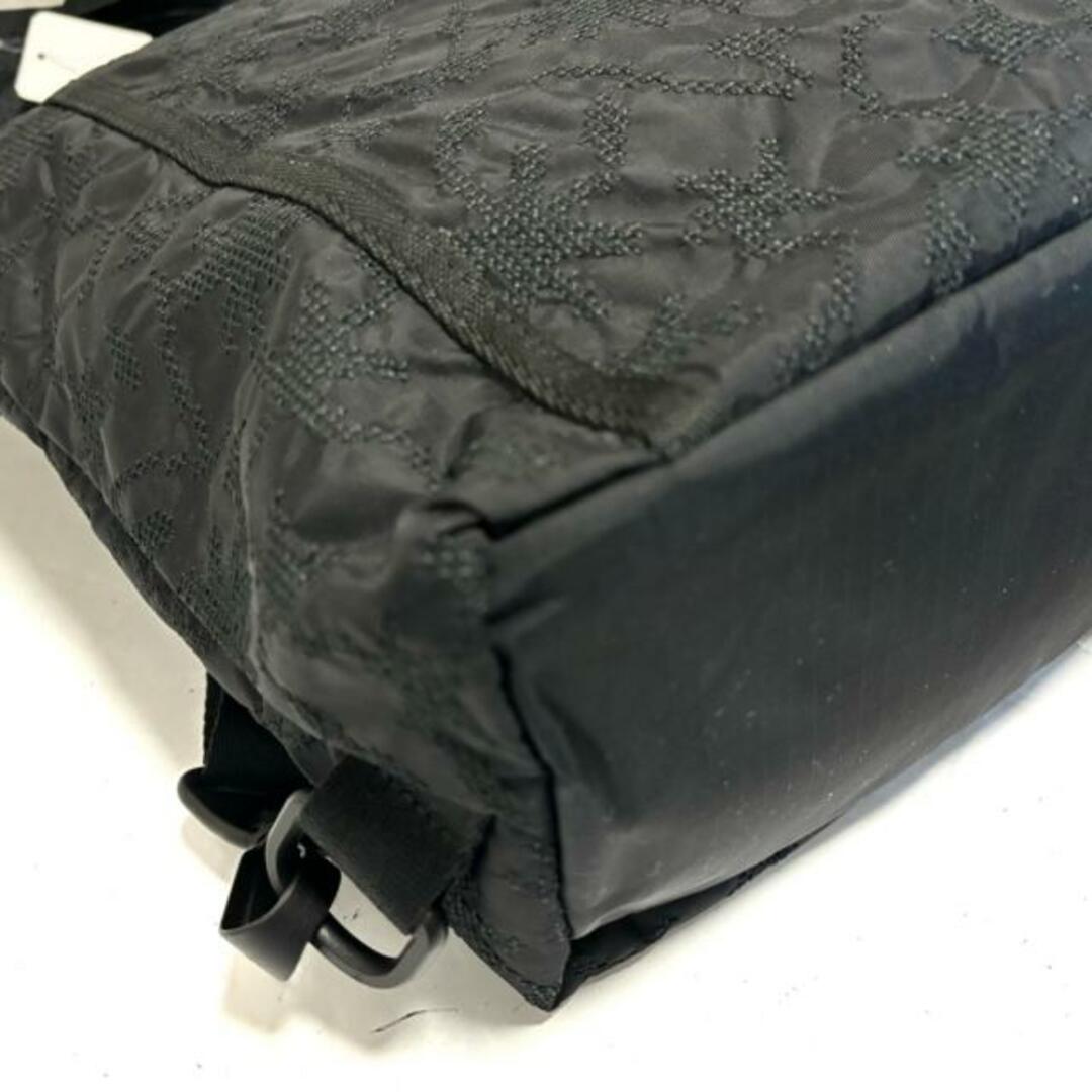 LeSportsac(レスポートサック)のLESPORTSAC(レスポートサック) リュックサック美品  - 黒 花柄/刺繍/2WAY レスポナイロン レディースのバッグ(リュック/バックパック)の商品写真