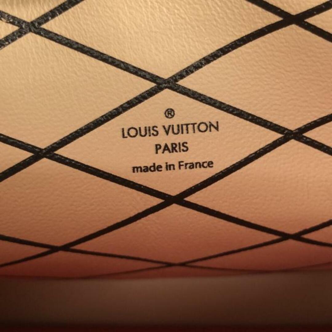 LOUIS VUITTON(ルイヴィトン)のLOUIS VUITTON(ルイヴィトン) ショルダーバッグ エピ美品  トランククラッチ M51697 ルージュ エピ･レザー（皮革の種類：牛革） レディースのバッグ(ショルダーバッグ)の商品写真