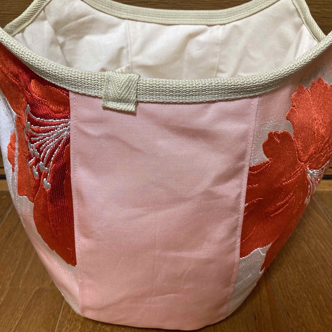 ハンドメイド　グラニーバッグ・ビッグサイズ   帯地　正絹　大花柄　ピンク ハンドメイドのファッション小物(バッグ)の商品写真