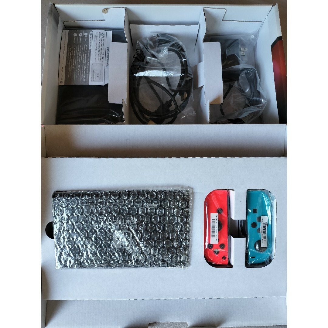 Nintendo Switch(ニンテンドースイッチ)のNintendoスイッチ本体 エンタメ/ホビーのゲームソフト/ゲーム機本体(家庭用ゲーム機本体)の商品写真