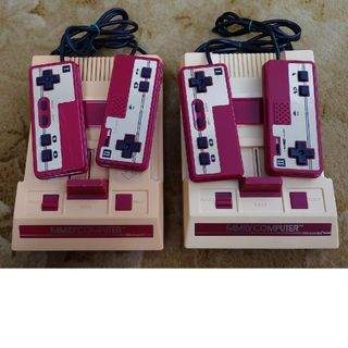 ニンテンドウ(任天堂)のファミコン四角ボタン 2台 動作未確認(家庭用ゲーム機本体)