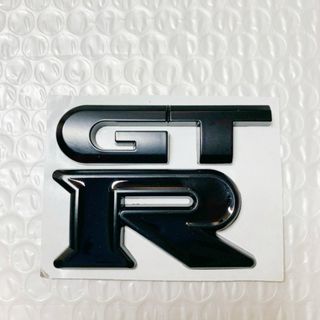 ニッサン(日産)の日産　GTR   エンブレム  金属製　ブラック　1個(車外アクセサリ)