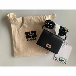 メゾンスペシャル(MAISON SPECIAL)のganni Bou Wallet On Strap Black(財布)