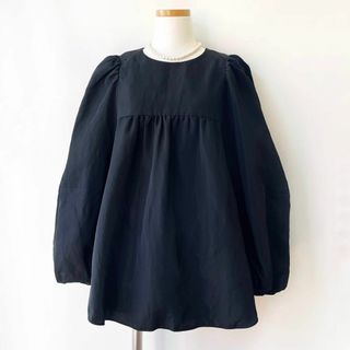 デミルクスビームス(Demi-Luxe BEAMS)の美品✨デミルクス　ボリュームスリーブブラウス　黒　36(シャツ/ブラウス(長袖/七分))