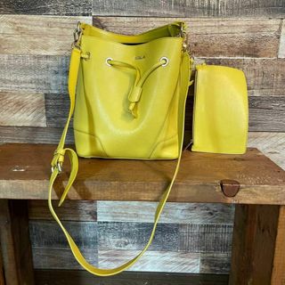 フルラ(Furla)のフルラ ステイシー　2way ショルダーバッグ 巾着　ポーチ付き イエロー(ショルダーバッグ)