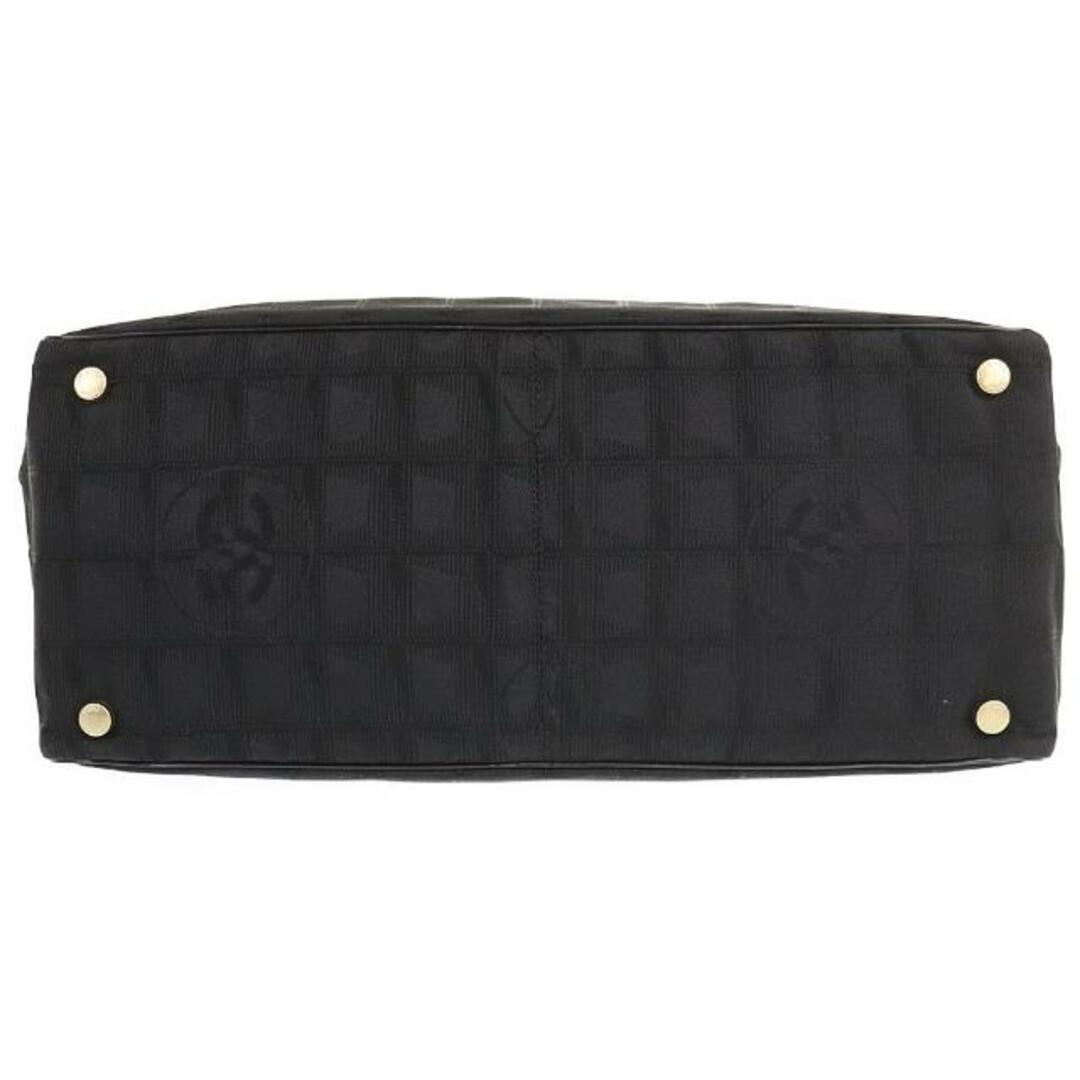 CHANEL(シャネル)のシャネル トートバッグ ニュートラベルライン 中古 ブラック ナイロンキャンバス CHANEL 【中古】 | バック レディース ファッション 黒 鞄 ハイブランド カバン ABランク レディースのバッグ(トートバッグ)の商品写真