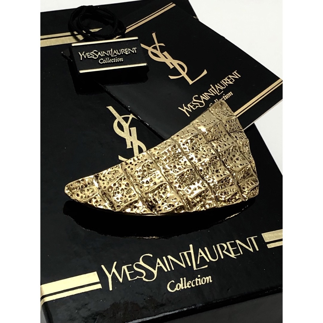 Yves Saint Laurent(イヴサンローラン)のイヴサンローラン　ヴィンテージ　ブローチ　18683704 レディースのアクセサリー(ブローチ/コサージュ)の商品写真