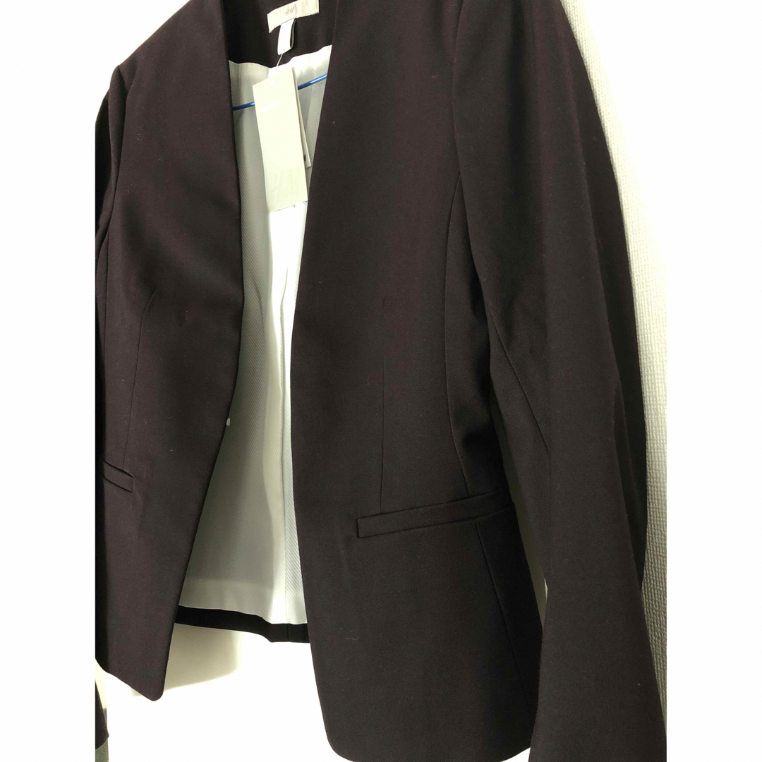 H&M(エイチアンドエム)のH&M ダークパープル　ジャケット　新品タグ付 レディースのジャケット/アウター(テーラードジャケット)の商品写真