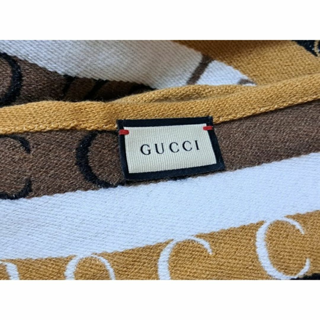 Gucci(グッチ)のグッチ マフラー ストライプ ロゴ ブラック ブラウン ロゴ 634166 レディースのファッション小物(マフラー/ショール)の商品写真
