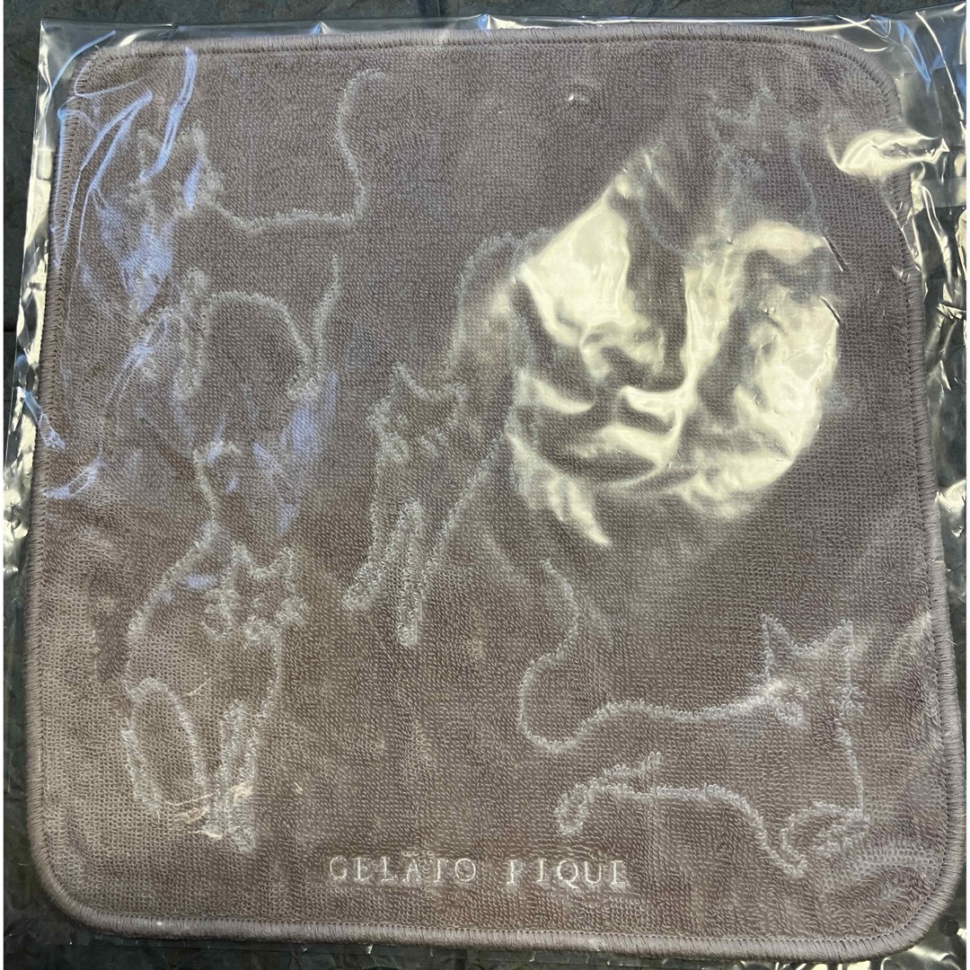 gelato pique(ジェラートピケ)のジェラートピケ　タオルハンカチ　キャット柄 レディースのファッション小物(ハンカチ)の商品写真