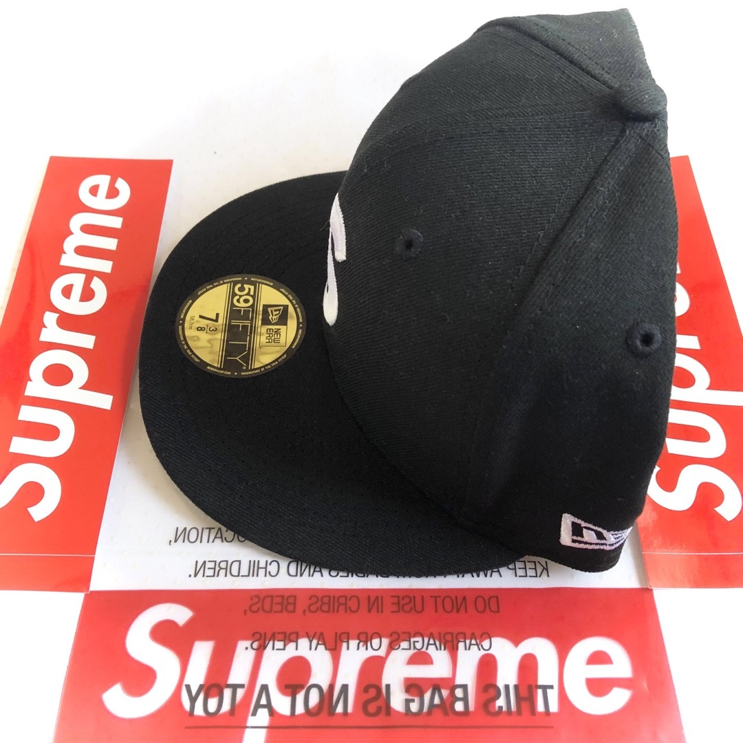 Supreme(シュプリーム)のSupreme 23AW Jesus Piece S Logo NE 7 3/8 メンズの帽子(キャップ)の商品写真