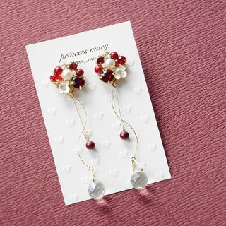 新作》繊細ウェーブ♡ガラス雫の赤色 flower bijouピアス(ピアス)