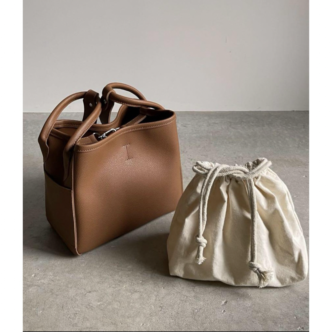 新品 JISTORY ハンドバッグ ブラウン　バッグインバッグ付き 完売品 レディースのバッグ(ハンドバッグ)の商品写真