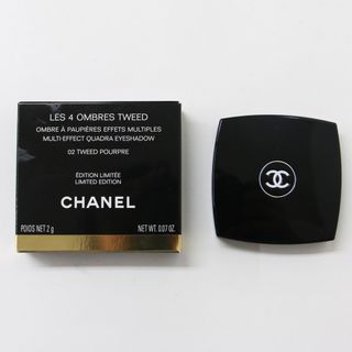 シャネル(CHANEL)の【新品同様】 CHANEL シャネル レ キャトル オンブル ツイード プールプル 02 アイシャドウ 小粒ラメ パール マット サテン メタリック ピンク モーブ フランス製 限定品 デパコス 箱付き(アイシャドウ)