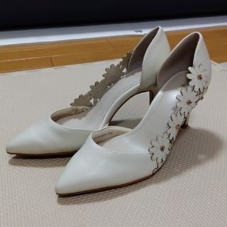 RANDA(ハイヒール/パンプス ・ ホワイト/白色系)のフリマ RANDA(ハイヒール/パンプス ・ ホワイト/白色系)のフリマ