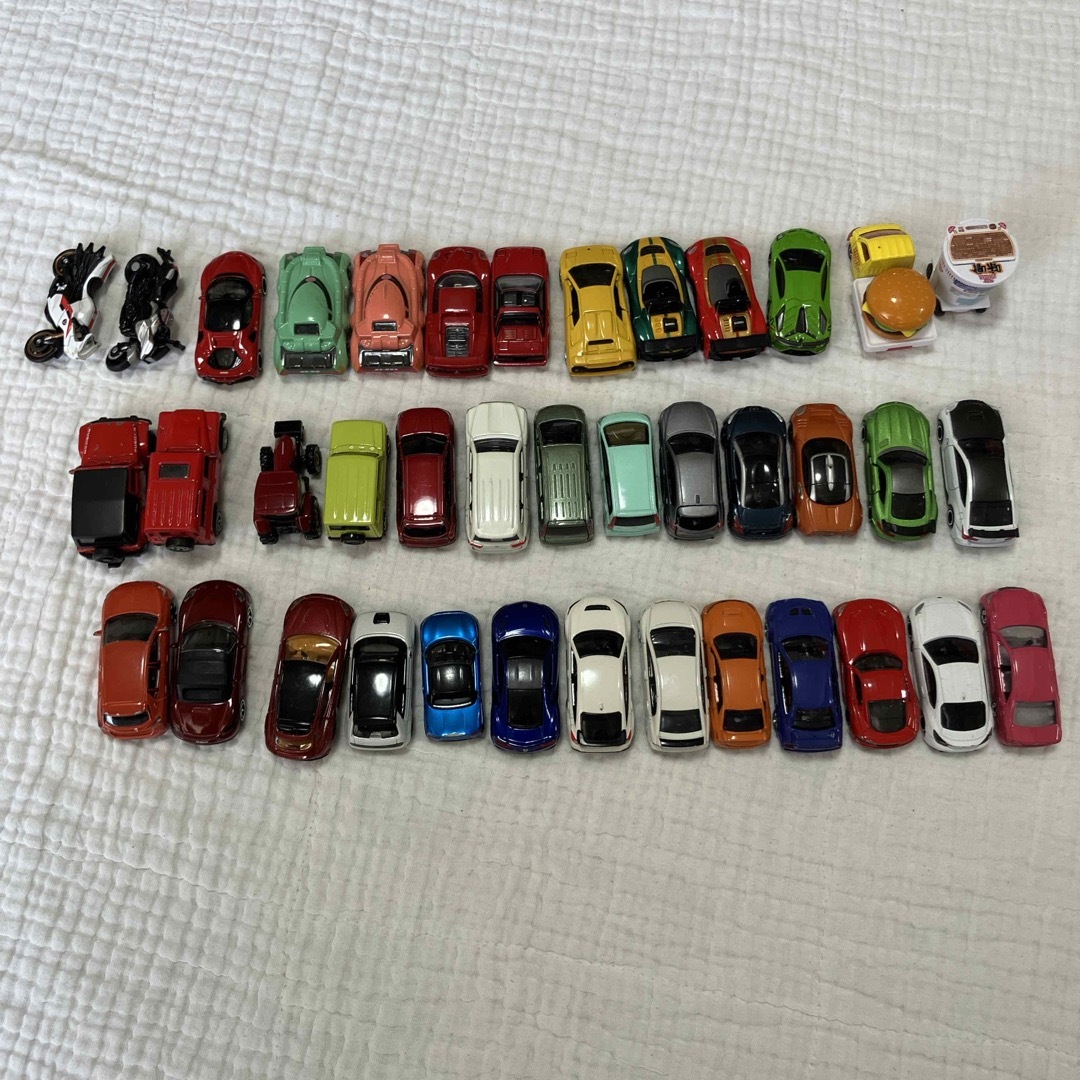 トミカシリーズ(トミカシリーズ)のトミカ　ミニカー　39台セット キッズ/ベビー/マタニティのおもちゃ(電車のおもちゃ/車)の商品写真