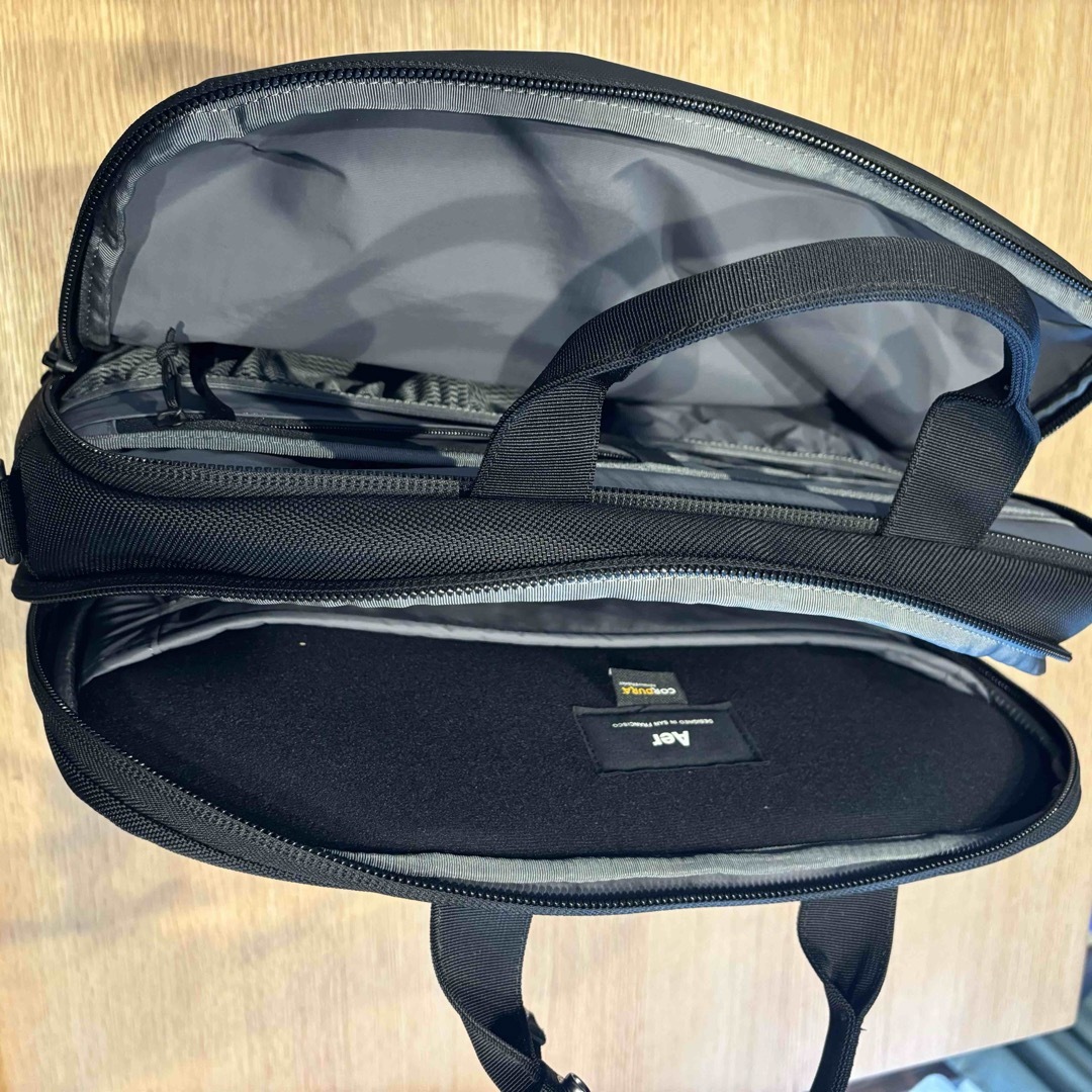 AER(エアー)のAer Commuter Brief 2 エアー ショルダーバッグ コミューター メンズのバッグ(ビジネスバッグ)の商品写真