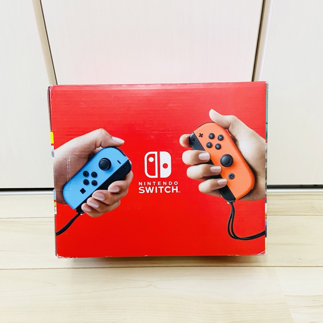 Nintendo Switch(ニンテンドースイッチ)の【未使用に近い】バッテリー強化版　Nintendo Switch スイッチ　本体 エンタメ/ホビーのゲームソフト/ゲーム機本体(家庭用ゲーム機本体)の商品写真